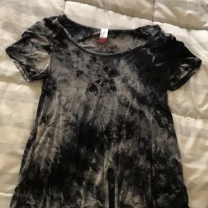 No Boundaries Women’s Shirt